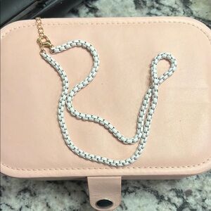 Elegant White Chain Strap Women Bag